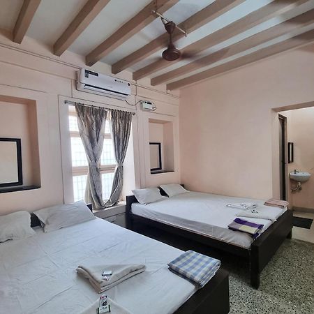 Sowmya Lodge Tiruchirappalli Extérieur photo