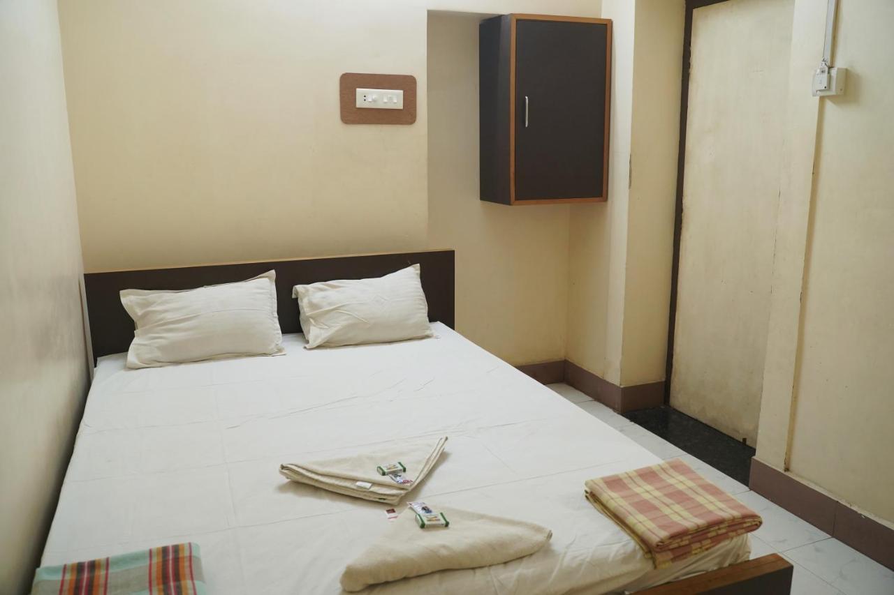 Sowmya Lodge Tiruchirappalli Extérieur photo