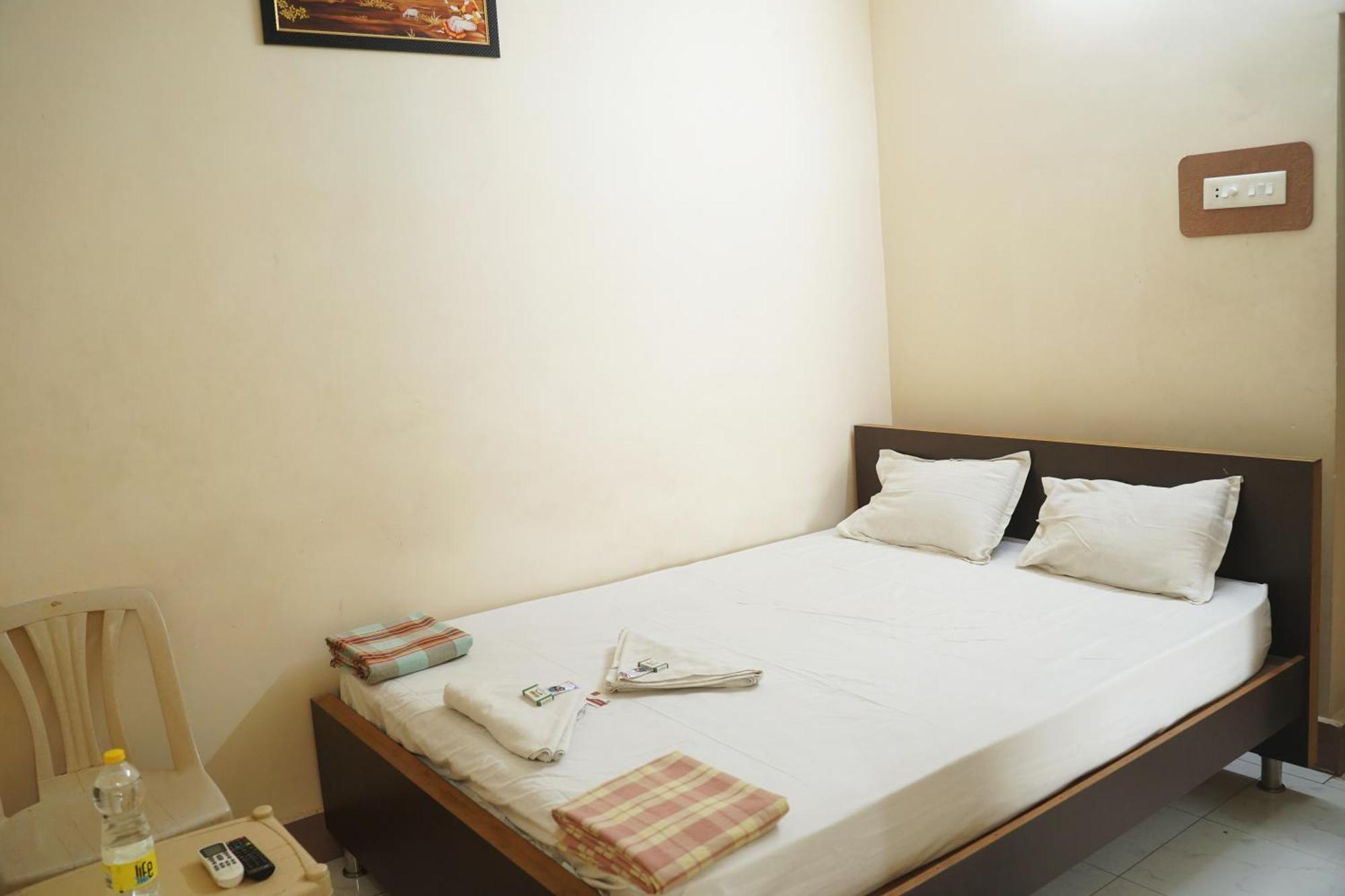 Sowmya Lodge Tiruchirappalli Extérieur photo